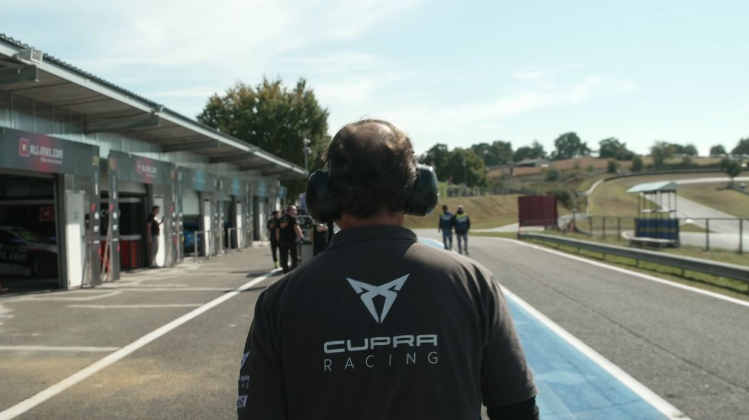 CUPRA and Mattias Ekström race to victory, becoming PURE ETCR champions winning both manufacturers’ and drivers’ title