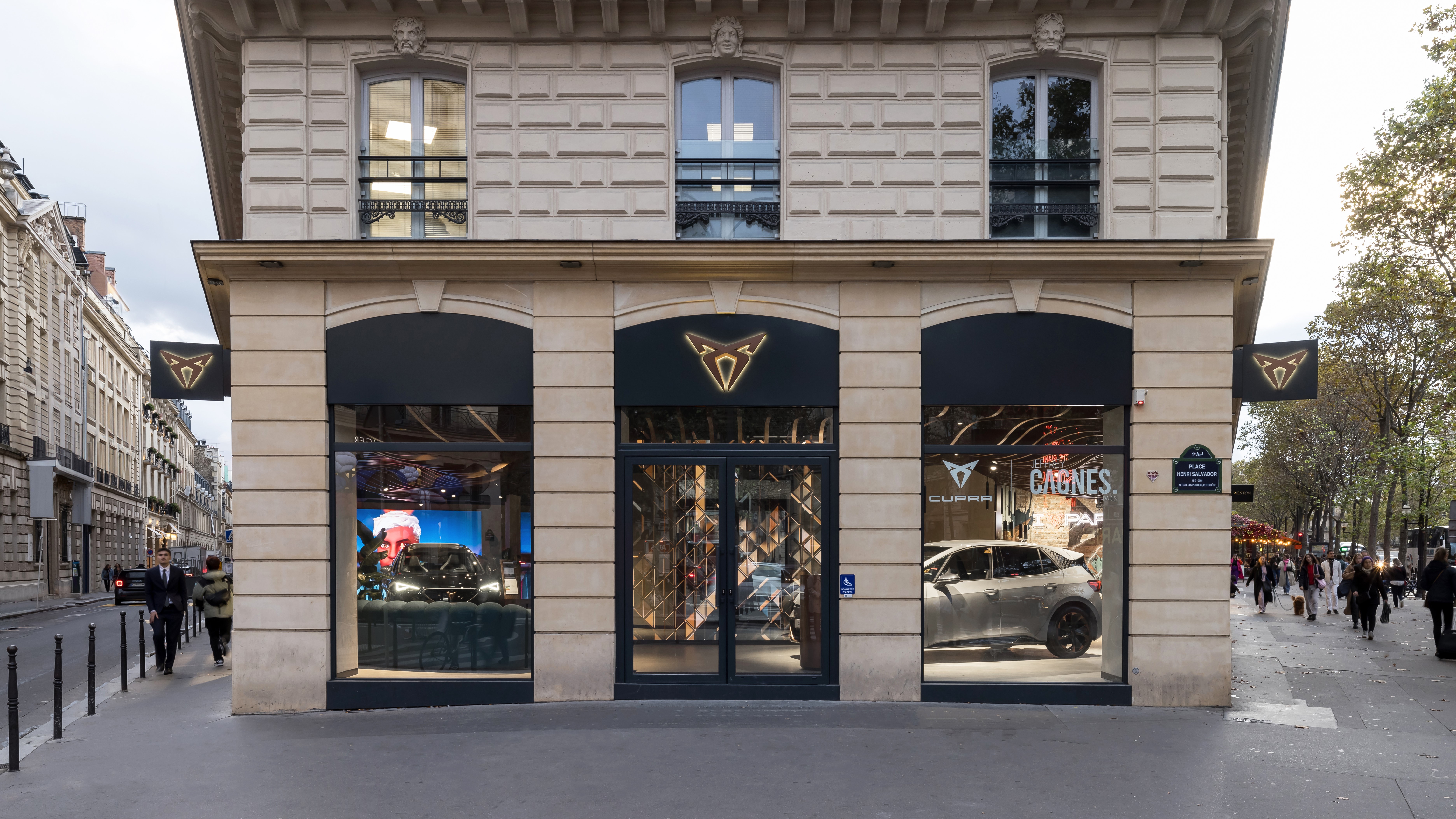 CUPRA France ouvre le  CUPRA City Garage Paris